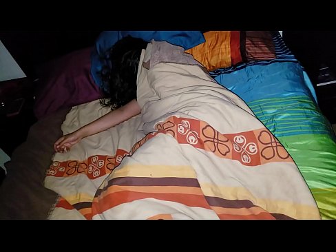 ❤️ Stepson berating sua jovem madrasta enquanto ela dorme. Sexo vídeo em nós pt-br.mailkassa.ru