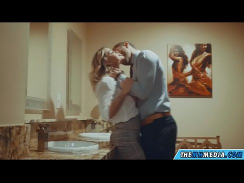 ❤️ Quando uma loira peituda o seduz em um banheiro público Sexo vídeo em nós pt-br.mailkassa.ru
